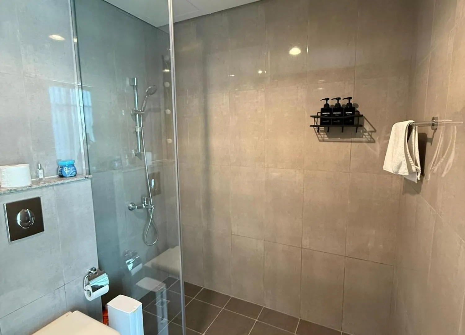 Deluxe 1-Bedroom Apartment With Pool, 5 Minutes From Dubai Mall & Burj Khalifa 0*,  United Arab Emirates