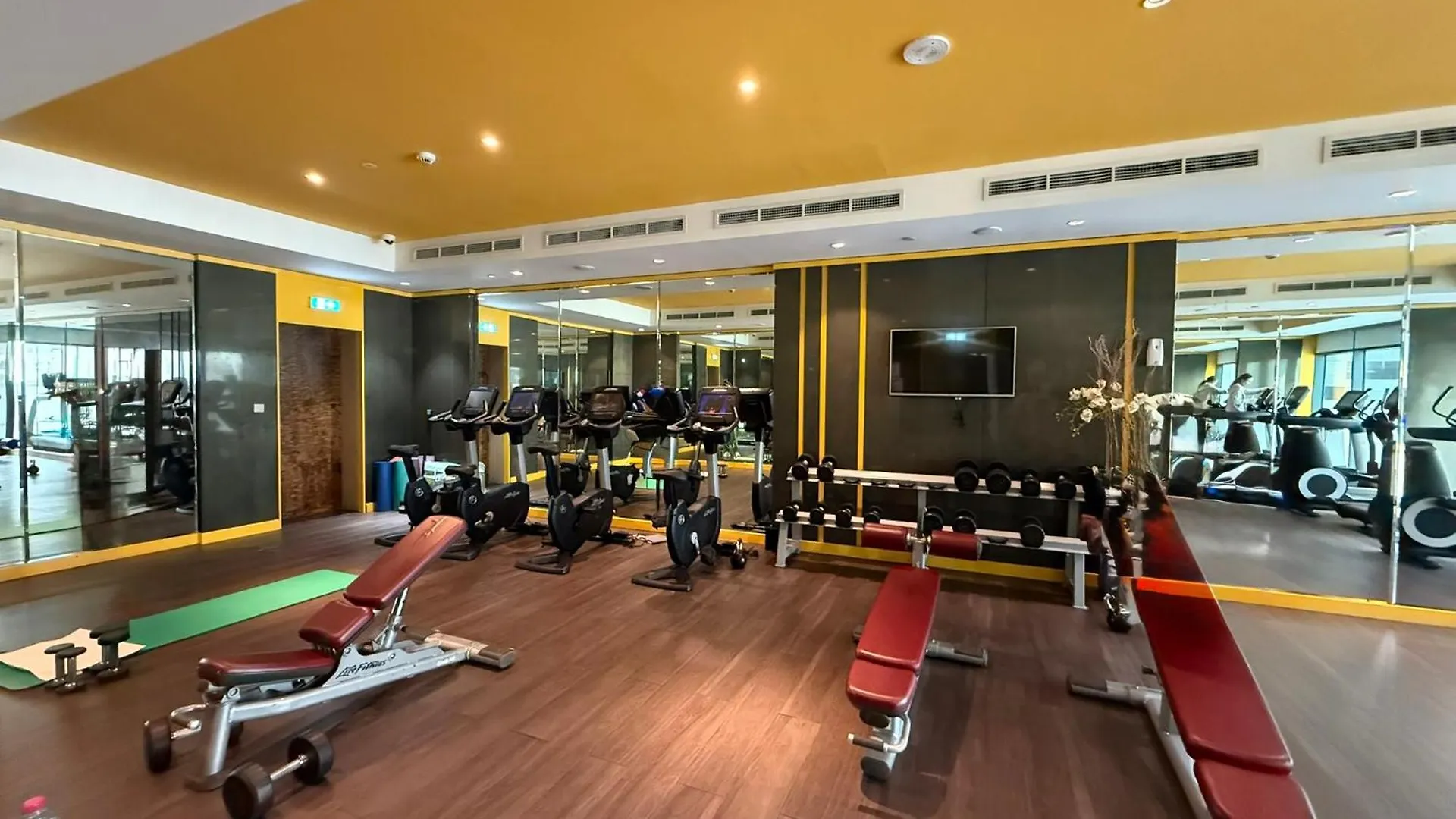 Deluxe 1-Bedroom Apartment With Pool, 5 Minutes From Dubai Mall & Burj Khalifa 0*,  United Arab Emirates
