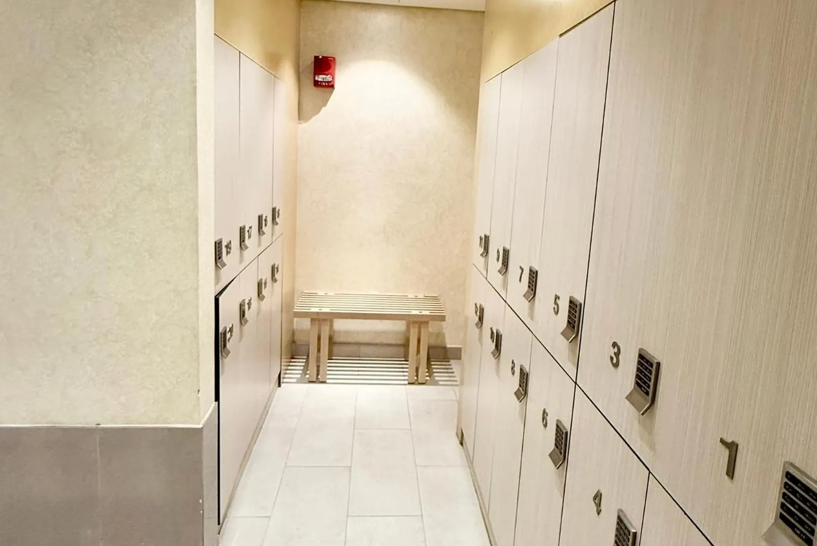 Deluxe 1-Bedroom Apartment With Pool, 5 Minutes From Dubai Mall & Burj Khalifa