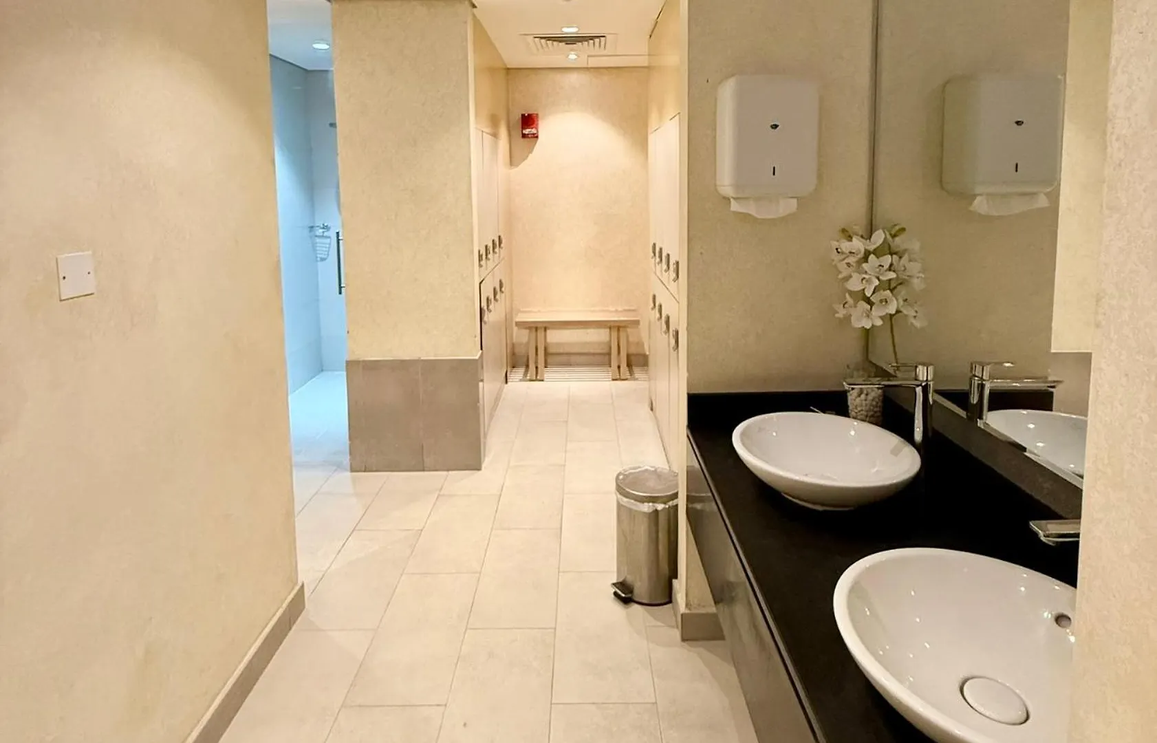 Deluxe 1-Bedroom Apartment With Pool, 5 Minutes From Dubai Mall & Burj Khalifa