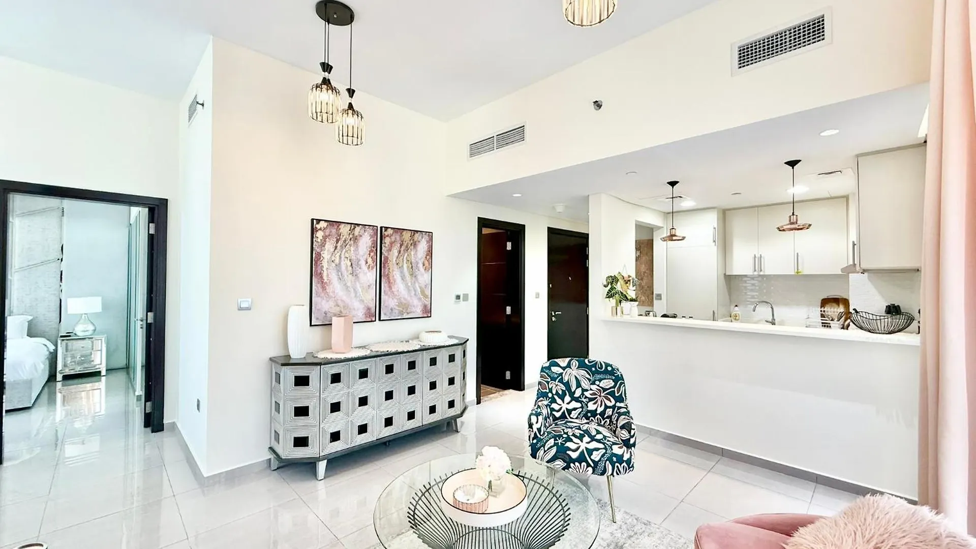 Deluxe 1-Bedroom Apartment With Pool, 5 Minutes From Dubai Mall & Burj Khalifa 0*,  United Arab Emirates