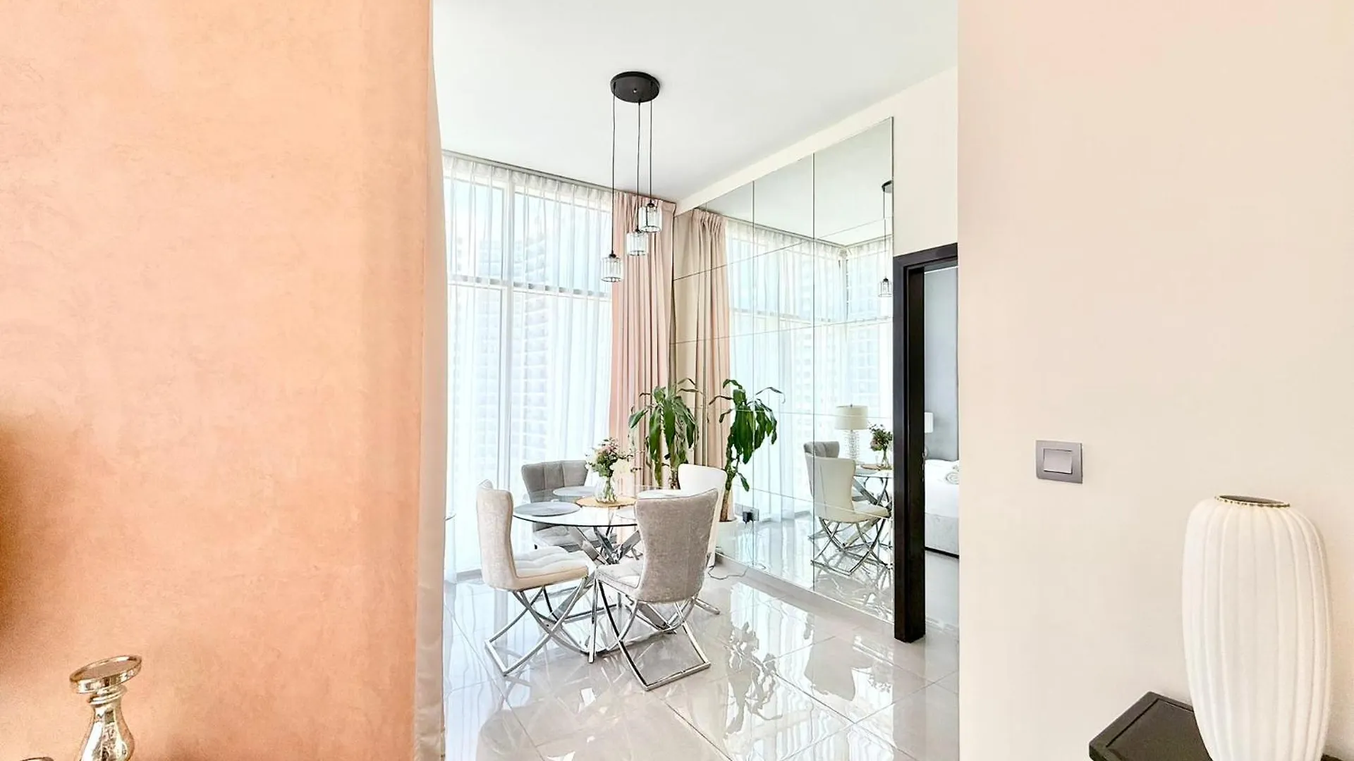 Deluxe 1-Bedroom Apartment With Pool, 5 Minutes From Dubai Mall & Burj Khalifa United Arab Emirates